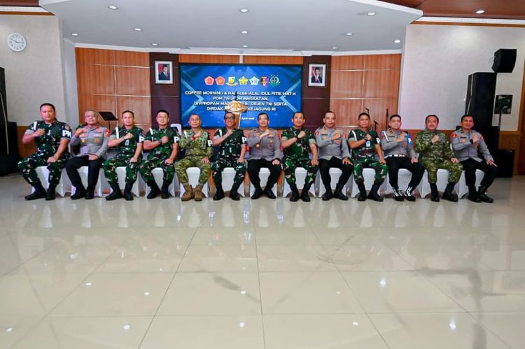 Pusat Polisi Militer (POM) TNI bersama Divpropam Polri menggelar Coffee Morning & Halal Bihalal Idul Fitri 1447 H guna memperkuat sinergitas dan soliditas antar institusi.