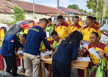 Rikkes dilakukan oleh Sidokkes di depan Klinik Mapolresta Palangka Raya, Jalan Tjilik Riwut Km. 3,5, Kota Palangka Raya, Kalimantan Tengah, bagi para personel yang hendak menjalani Tes Kesjas Semester I Tahun 2026, Jumat (10/4/2026) pagi.
