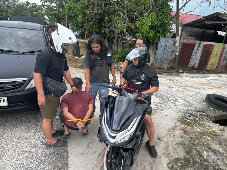 Polsek Baamang Polres Kotim bersama Unit Resmob Satreskrim Polres Kotawaringin Timur telah mengamankan 1 (Satu) orang Laki-laki terlapor NH (39th) yang diduga sebagai Pelaku tindak pidana penggelapan  Sepeda motor Scoopy. Kamis (10/04/26).
