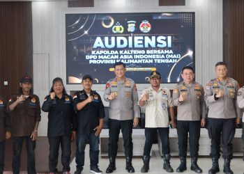 Kapolda Kalimantan Tengah (Kalteng) Irjen Pol Iwan Kurniawan, menerima kunjungan audiensi Dewan Perwakilan Daerah (DPD) Macan Asia Indonesia Provinsi Kalteng, di Lobi Utama Mapolda setempat, Jumat (10/4/2026) siang.