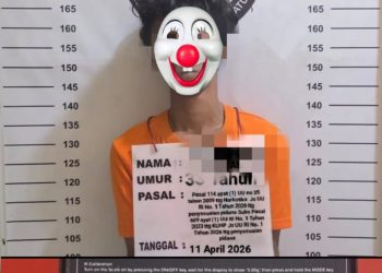 petugas berhasil mengamankan seorang pria berinisial ESR alias Eko (33), warga Dusun Bangun Sari, Desa Janji, Kecamatan Bilah Barat. Dari tangan pelaku, petugas menyita barang bukti berupa tiga bungkus plastik klip berisi diduga narkotika jenis sabu dengan berat bruto 3,72 gram, satu unit timbangan elektrik, serta satu unit sepeda motor Honda Supra X 125.