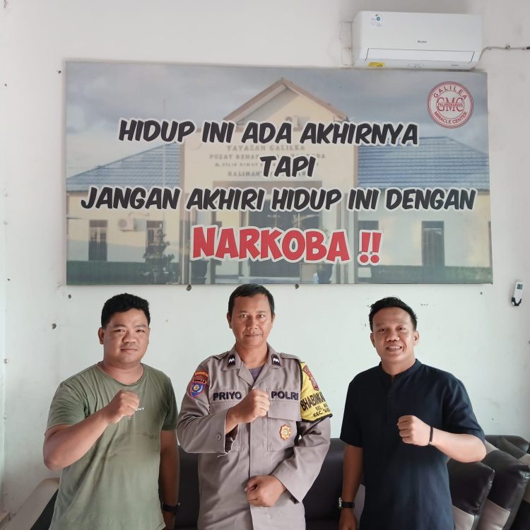 Bhabinkamtibmas Kelurahan Marang Polsek Bukit Batu Polresta Palangka Raya melaksanakan kegiatan sambang kamtibmas di Panti Rehabilitasi Narkoba Yayasan Galilea, Jalan Tjilik Riwut Km 19, Kota Palangka Raya. Selasa 14/4/2026.