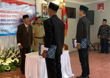 Dua perangkat desa yang dilantik adalah Dede Setiadi sebagai Kepala Seksi Pelayanan dan Mohammad Mardhani sebagai Kaur Tata Usaha 