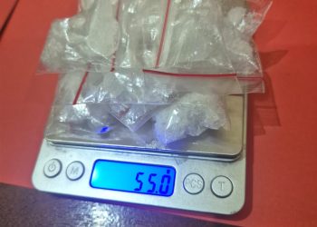 Dalam penggeledahan tersebut, petugas mengamankan H, T, dan HW beserta barang bukti 24 paket sabu.