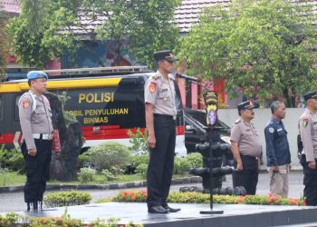 Kepala Bagian Perencanaan (Kabagren) Polresta Palangka Raya, Polda Kalteng, AKP Harno, S.H., M.M. saat memimpin pelaksanaan apel pagi kesatuannya, Kamis (16/4/2026) pagi.