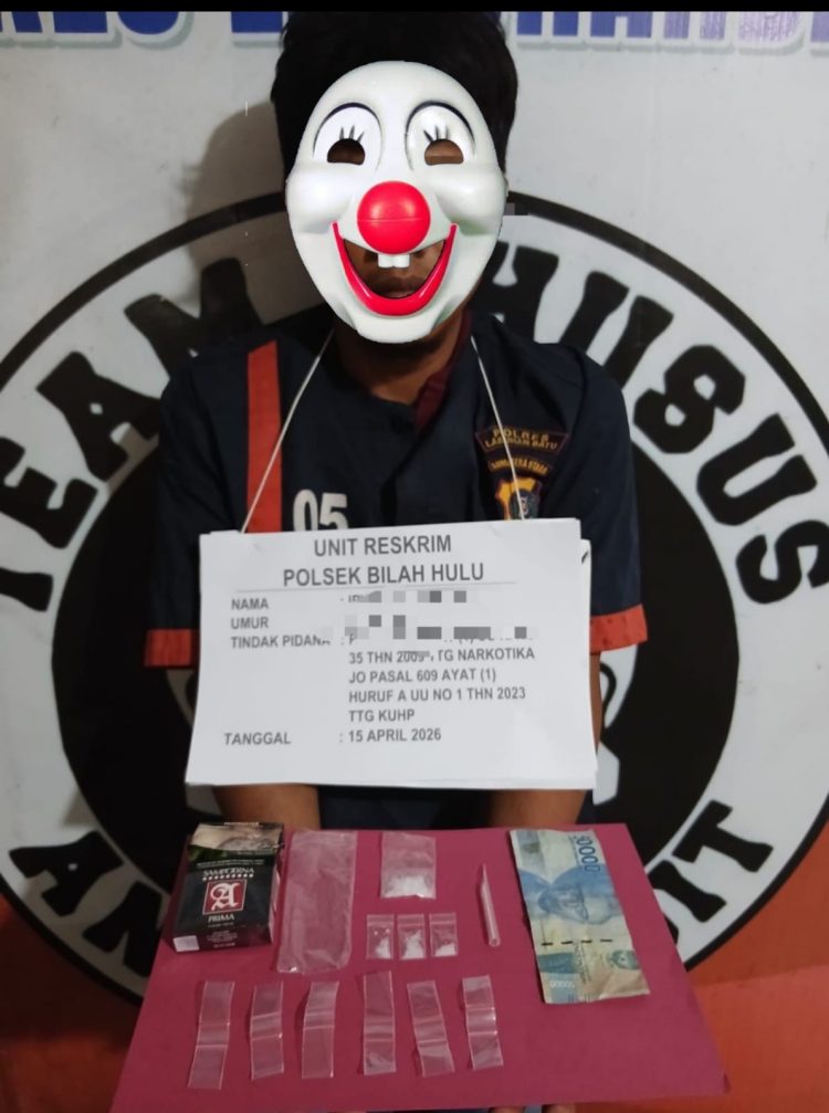 personel berhasil menangkap IS als Puput dalam kasus penyalahgunaan narkotika jenis sabu di sebuah bangunan SD 6 yang berada di Desa Perbaungan, Kecamatan Bilah Hulu, Kabupaten Labuhanbatu. 