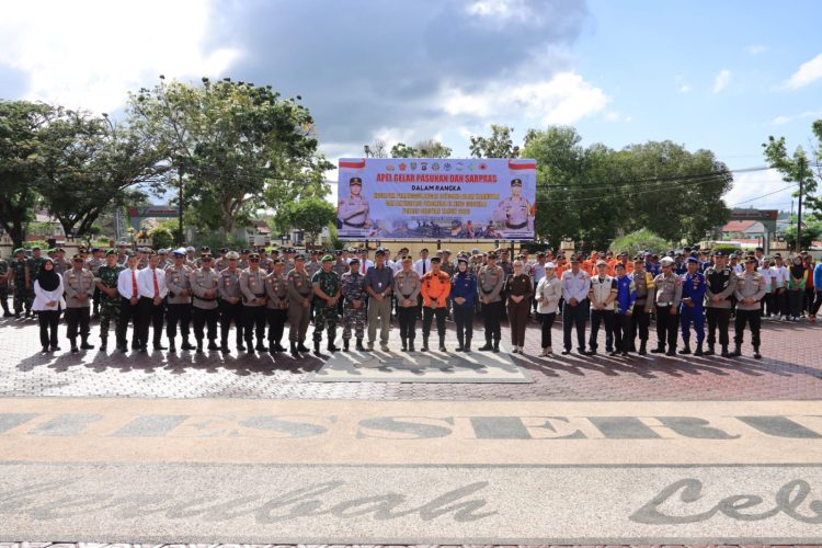 Polres Seruyan melaksanakan Apel Gelar Pasukan dan Sarpras dalam rangka Kesiapan Penanggulangan Bencana Alam Kebakaran Hutan dan Lahan (Karhutla) serta antisipasi Fenomena El Nino Godzilla Tahun 2026, pada Jumat 17/4/2026 mulai pukul 07.00 WIB di Halaman Mako Polres Seruyan.