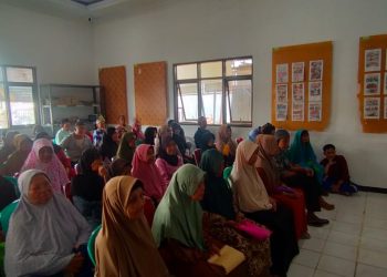 Penyaluran untuk periode Januari hingga April ini berlangsung di Aula Kantor Desa Lulut, Jumat (17/04/2026), dengan suasana tertib dan penuh kepedulian.