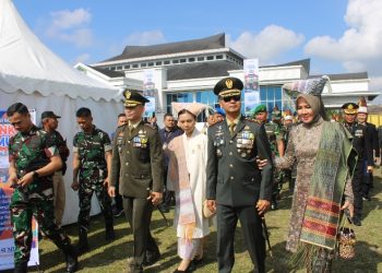 Acara ini dihadiri langsung oleh Dandim 0207/Simalungun, Letkol Inf. Gede Agus Dian Pringgana, S.sos., M.M.A.S., M.Han. yang didampingi oleh Ketua Persit KCK Cabang XXXIV Dim 0207 Ny. Kiki Gede Agus Dian Pringgana, serta para Forkopimda lainnya.