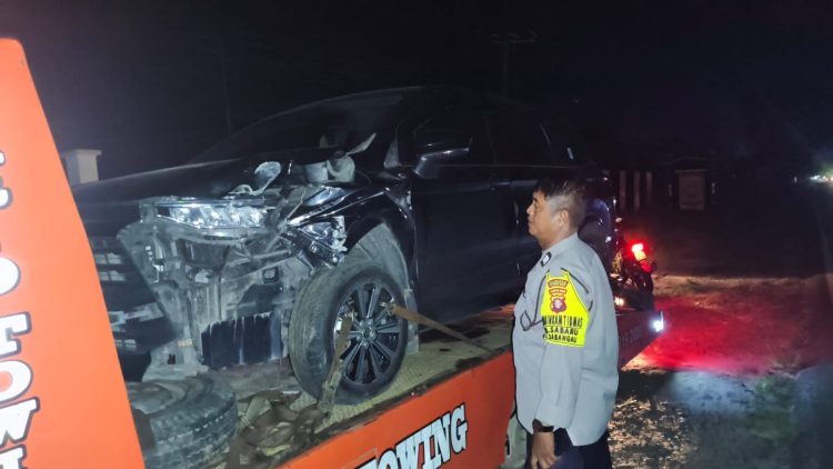 Piket SPKT Polsek Sabangau Polresta Palangka Raya bergerak cepat mendatangi lokasi kejadian perkara (TKP) kecelakaan lalu lintas tunggal yang terjadi di Jalan Mahir Mahar Km 17, Kelurahan Kalampangan.
