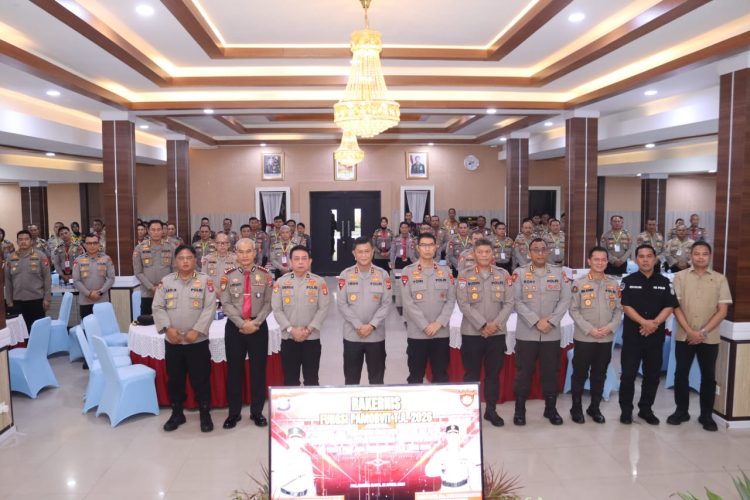 Kapolda Kalimantan Tengah (Kalteng) Irjen Pol Iwan Kurniawan, S.IK., M.Si. membuka secara langsung Rapat kerja teknis (Rakernis) Fungsi Pamobvit T.A. 2026, bertempat di Aula Arya Dharma, Mapolda setempat, Selasa (21/4/2026).