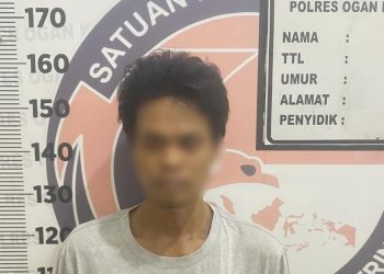 Seorang pria berinisial SS (35) diamankan dalam penggerebekan yang dilakukan di Desa Buluh Cawang, Kecamatan Kayuagung, Kabupaten OKI, pada Senin malam (20/4/2026) sekitar pukul 20.30 WIB.