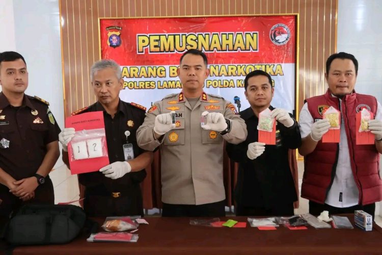 Kegiatan tersebut dipimpin langsung oleh Kapolres Lamandau AKBP Joko Handono, S.I.K., M.H.,M.M. dengan melibatkan berbagai pihak terkait dan turut dihadiri oleh rekan-rekan media sebagai bentuk transparansi kepada publik.
