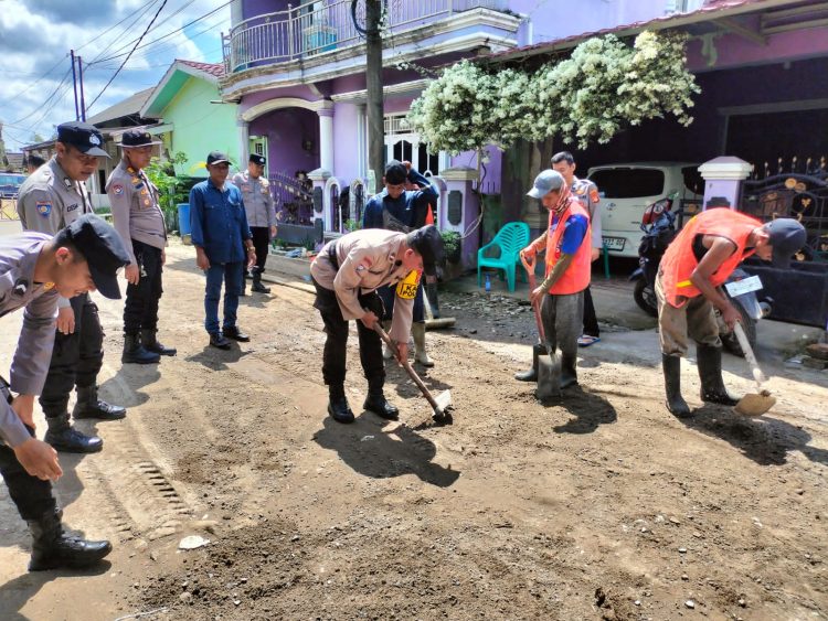 Polres Ogan Ilir melalui Satuan Binmas melaksanakan kegiatan Belida Asri di Desa Permata Baru, Kecamatan Indralaya Utara, Jumat (24/4/2026).