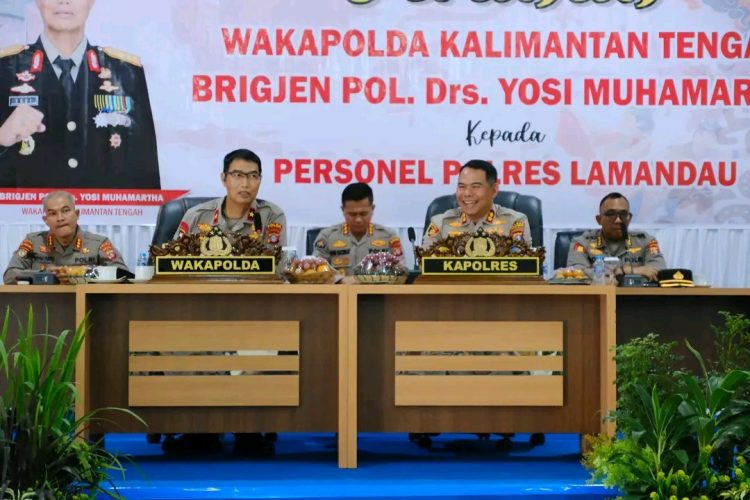 Kunjungan kerja Wakil Kepala Kepolisian Daerah Kalimantan Tengah, Brigadir Jenderal Polisi Drs. Yosi Muhamartha, di Polres Lamandau berlangsung dengan agenda utama pemeriksaan kesiapsiagaan sarana dan prasarana penanggulangan kebakaran hutan dan lahan (karhutla), serta pemberian arahan kepada seluruh personel, Selasa (28/4/2026).