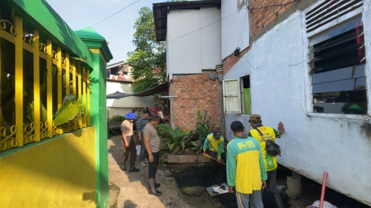 Kegiatan kurve massal dan dialog kemasyarakatan tersebut dilaksanakan di kawasan Masjid Jami Al’Hidayah, Jalan Demang Lebar Daun, Kelurahan 20 D IV, Kecamatan Ilir Timur I, Kota Palembang, pada Selasa, 28 April 2026.