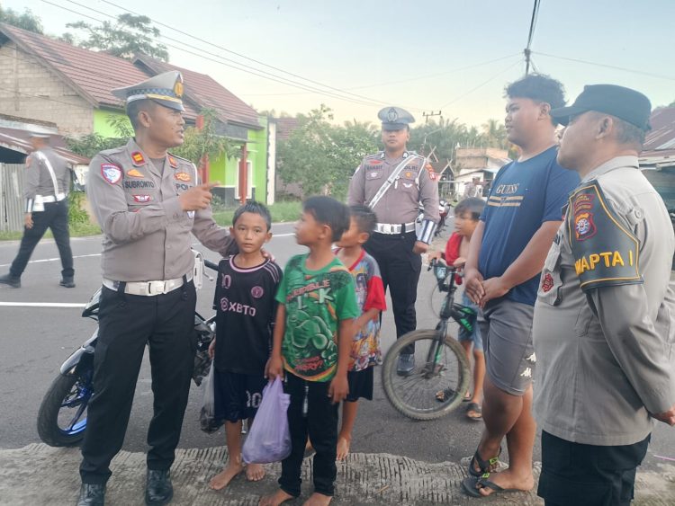 jajaran Polsek Hanau melaksanakan Patroli Kegiatan Rutin Yang Ditingkatkan (KRYD) di wilayah hukum Kecamatan Hanau, Selasa pagi (28/04/2026).