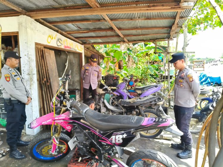 Kegiatan tersebut dilakukan dengan menyasar lokasi usaha bengkel yang dinilai memiliki potensi kerawanan, sekaligus menjalin komunikasi dengan pemilik maupun pekerja di tempat tersebut.
