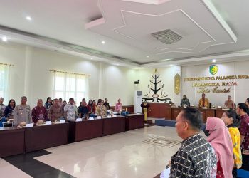 Kasat Binmas Polresta Palangka Raya AKP Dig Supriyo menghadiri kegiatan pertemuan koordinasi dan advokasi Pemeriksaan Kesehatan Gratis (PKG) yang digelar di Ruang Peteng Karuhei II (PK I) Kantor Wali Kota Palangka Raya.