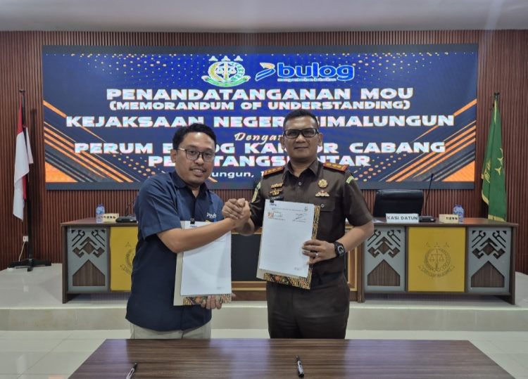 Kejaksaan Negeri Simalungun resmi menjalin kerja sama hukum dengan Perum BULOG Kantor Cabang Pematangsiantar melalui penandatanganan Nota Kesepakatan (MoU) tentang Penanganan Masalah Hukum Bidang Perdata dan Tata Usaha Negara (Datun).