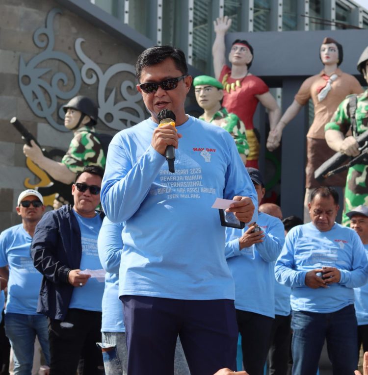 Kapolda Kalimantan Tengah (Kalteng) Irjen Pol Iwan Kurniawan, S.IK., M.Si. menghadiri peringatan Hari Buruh Internasional atau May Day 2026 di Bundaran Besar Palangka Raya, Jumat (1/5/2026).