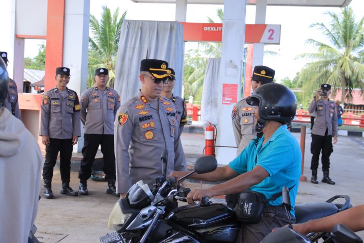 Apel siaga dipimpin langsung oleh Kapolres Seruyan, AKBP Beddy Suwendi, S.H., S.I.K., dan dihadiri oleh Wakapolres Seruyan Kompol Syaifullah, S.H., M.H., seluruh pejabat utama Polres Seruyan, serta segenap personel yang bertugas di jajaran Polres Seruyan.
