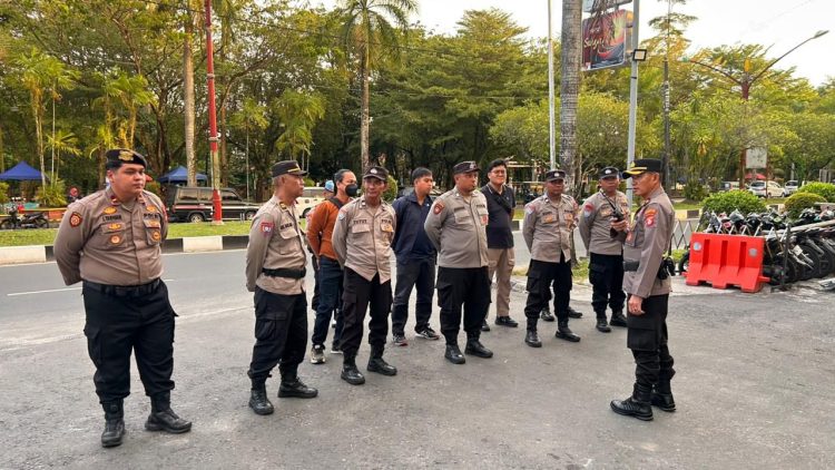 Polresta Palangka Raya menggelar apel persiapan pengamanan yang dipimpin langsung oleh Kabagops di Pos Polisi Bundaran Besar.
