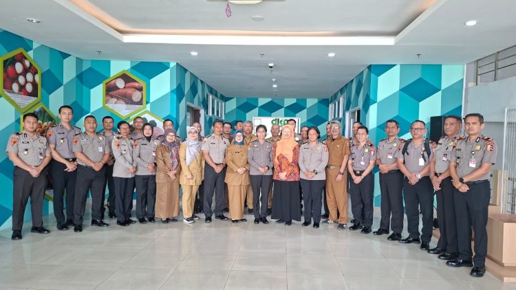 Peserta Didik Sespimma Polri Angkatan ke-75 T.A. 2026 Pokja III, melaksanakan kegiatan Kuliah Kerja Profesi (KKP) di Dinas Ketahanan Pangan dan Peternakan (DKPP) Provinsi Jawa Barat, Senin (4/5/2026).