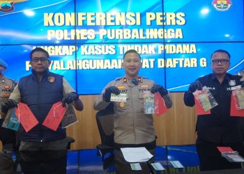 Wakapolres Purbalingga Kompol Agus Amjat Purnomo dalam konferensi pers, Rabu (6/5/2026), menyampaikan bahwa kasus tersebut diungkap pada Senin (20/4/2026) sekitar pukul 15.00 WIB di sebuah ruko di jalur jalan raya Kutasari–Tobong.
