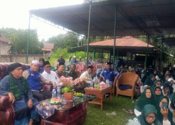 Suasana penuh khidmat dan kebersamaan mewarnai kegiatan Tabligh Akbar Muslimah Al Washliyah yang digelar di Masjid AR-Rahman, Nagori Silau Paribuan, Kecamatan Silou Kahean, Kabupaten Simalungun, Minggu (10/05/2026).