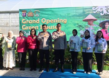 Polda Kalteng dan Bhayangkari dengan meluncurkan Green House yang dirancang denga konsep pertanian modern berbasis hidroponik di Pekarangan Pangan Lestari (P2L) Mapolda setempat. Senin (11/5/2026).Polda Kalteng dan Bhayangkari dengan meluncurkan Green House yang dirancang denga konsep pertanian modern berbasis hidroponik di Pekarangan Pangan Lestari (P2L) Mapolda setempat. Senin (11/5/2026).