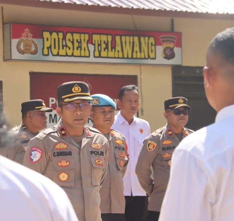 Wakapolres Kotawaringin Timur , Kompol Christian Maruli Tua Siregar, S.I.K., M.M. memimpin langsung kegiatan Penegakan Ketertiban dan Disiplin (Gaktibplin) di Mapolsek Telawang , Senin (11/05/2026) Pagi.