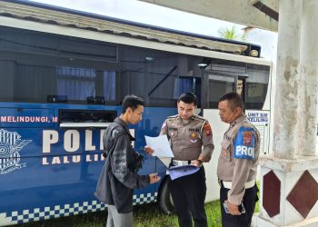 Satuan Penyelenggara Administrasi SIM (Satpas) 2333 Satlantas Polres Seruyan menggelar kegiatan Pelayanan Bus SIM Keliling di Gedung Pelayanan Samsat, Kelurahan Pembuang Hulu, Kecamatan Hanau, Kabupaten Seruyan, pada Selasa (12/5/2026).