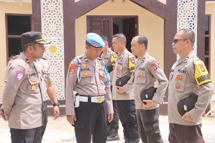 Wakapolres Kotawaringin Timur, Kompol Christian Maruli Tua Siregar, S.I.K., M.M., memimpin kegiatan Penegakan Ketertiban dan Disiplin (Gaktibplin) di Mapolsek Cempaga Hulu, Selasa (12/05/2026) Siang.