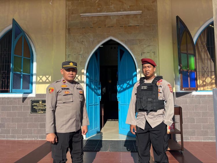 Polresta Palangka Raya melaksanakan pengamanan kegiatan ibadah peringatan Kenaikan Yesus Kristus di sejumlah gereja yang tersebar di wilayah Kota Palangka Raya, Kamis (14/5/2026).