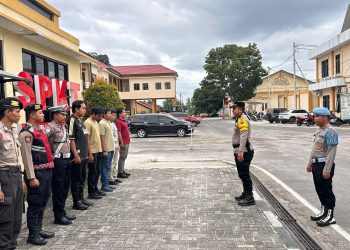 SPKT bersama piket fungsi Polresta Palangka Raya melaksanakan apel serah terima tugas jaga di Mapolresta Palangka Raya sebagai bagian dari kesiapsiagaan personel.