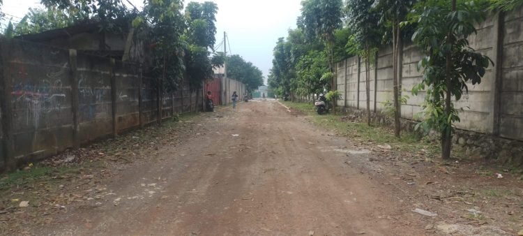 Pembangunan jalan tersebut dilakukan sepanjang 110 meter dengan lebar 5 meter dan ketebalan 8 centimeter. Kegiatan ini bersumber dari Dana Desa Tahun Anggaran 2026 dengan nilai anggaran sebesar Rp70.000.000,- (tujuh puluh juta rupiah).