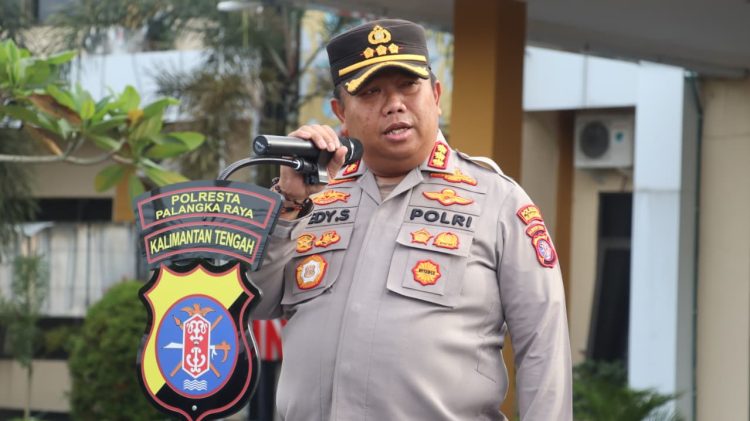 Kapolresta Palangka Raya, Polda Kalteng, Kombes Pol. Dedy Supriadi, S.I.K., M.H. saat memimpin Apel Jam Pimpinan yang dilaksanakan kesatuannya, Senin (18/5/2026) pagi.