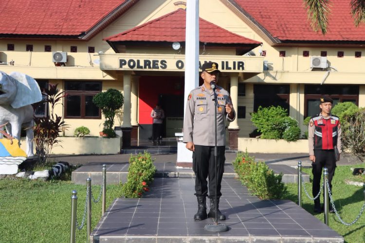 Kapolres Ogan Ilir memimpin apel pagi pada Senin, 18 Mei 2026 pukul 07.30 WIB yang diikuti oleh Wakapolres Ogan Ilir, para Pejabat Utama (PJU), serta seluruh personel Polres Ogan Ilir