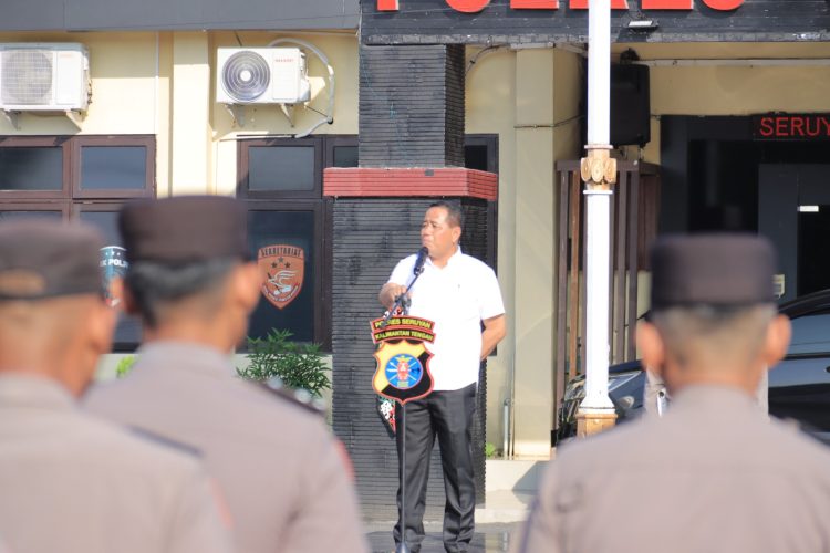 Apel pagi rutin digelar di halaman Markas Kepolisian Resor (Mapolres) Seruyan pada Selasa 19/5/2026 pukul 07.30 WIB. Kegiatan tersebut dipimpin langsung oleh Wakapolres Seruyan Kompol Syaifullah, S.H., M.H.