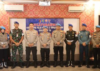 Kabidpropam Polda Kalimantan Tengah Kombes Pol. Rudi Asriman, S.I.K., M.Si. beserta Tim melaksanakan silaturahmi bersama POM TNI dalam rangka memperkuat sinergitas antara Polri dan TNI. Kegiatan berlangsung di wilayah hukum Polres Kobar, Rabu (20/05/2026) pagi.