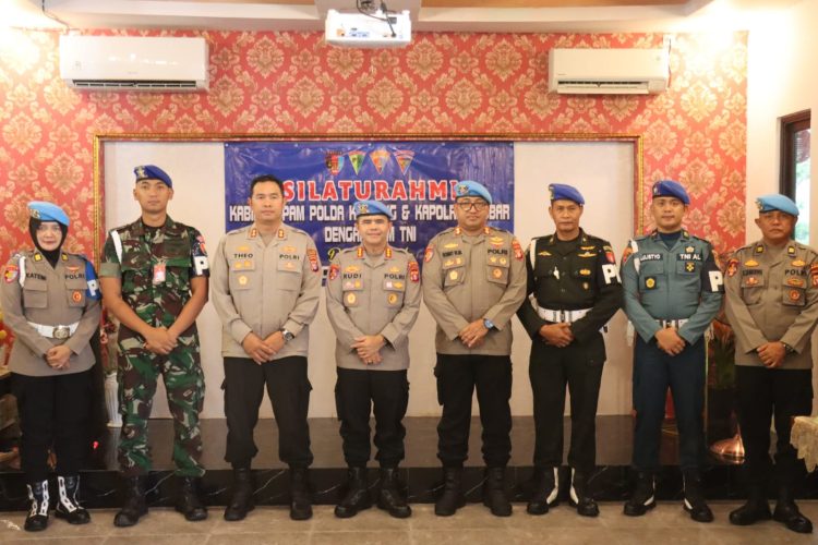 Kabidpropam Polda Kalimantan Tengah Kombes Pol. Rudi Asriman, S.I.K., M.Si. beserta Tim melaksanakan silaturahmi bersama POM TNI dalam rangka memperkuat sinergitas antara Polri dan TNI. Kegiatan berlangsung di wilayah hukum Polres Kobar, Rabu (20/05/2026) pagi.