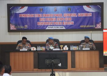 Rangkaian kegiatan pembinaan etika profesi dan Gaktiblin di Polres Kotawaringin Timur ditutup dengan pemberian arahan oleh Kabid Propam Polda Kalimantan Tengah bersama Kasubbidwaprof Bidpropam Polda Kalteng di dampingi Kapolres Kotawaringin Timur kepada personel Polres dan Polsek jajaran.