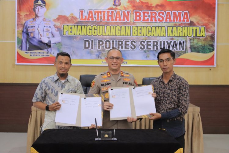 Polres Seruyan bersama PT. Borneo Ikhsan Sejahtera (BIS) dan PT. Baratama Putra Perkasa (BPP) menggelar kegiatan Penandatanganan Nota Kesepahaman (MOU) sekaligus Latihan Bersama Penanggulangan Kebakaran Hutan dan Lahan (Karhutla), Jumat (22/5/2026).