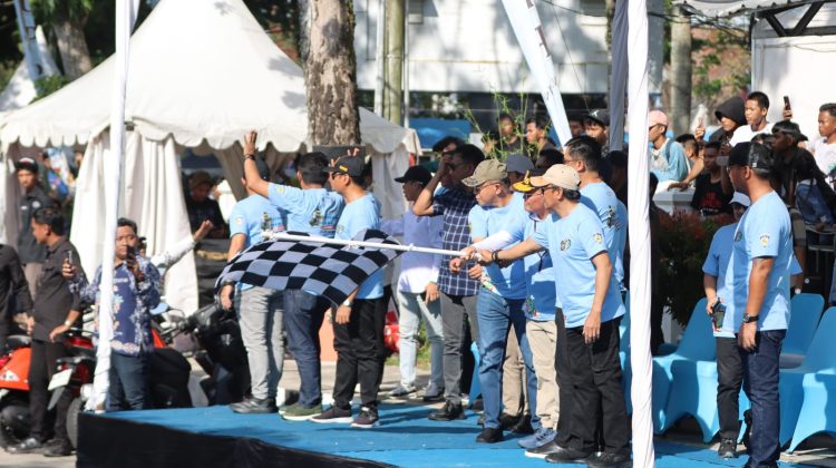 Kejuaraan Drag Bike Event Gubernur Cup 2026 resmi digelar dalam rangka menyemarakkan HUT Kalteng 2026, di Sirkuit Non Permanen DI. Panjaitan, Kota Palangka Raya, Sabtu (23/5/2026).