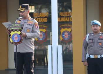 Wakapolresta AKBP Mokh Isharyadi Fitriawan, S.I.K., M.M., memberikan arahan kepada personel sebagai bentuk evaluasi dan penguatan pelaksanaan tugas rutin maupun pengamanan yang telah dilaksanakan di lingkungan kesatuan.