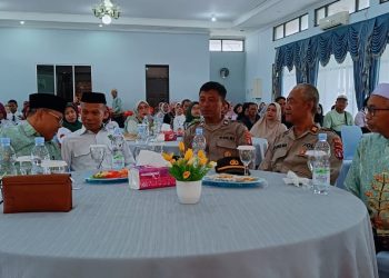 Polsek Pahandut menghadiri kegiatan Pelepasan Siswa Kelas IX Angkatan ke-39 MTs Islamiyah Palangka Raya Tahun Pelajaran 2025/2026.