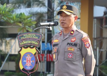 Kepala Bagian Operasional (Kabagops) Polresta Palangka Raya, Polda Kalteng, Kompol Hendry, S.E. saat memimpin apel pagi kesatuannya, Selasa (26/5/2026) pagi. 