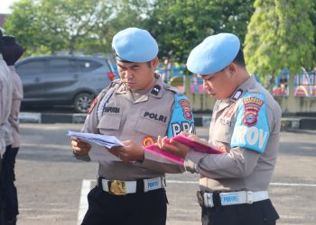 Seperti pengecekan yang dilakukan oleh para personel Sipropam saat pelaksanaan apel pagi di Mapolresta Palangka Raya, Jalan Tjilik Riwut Km. 3,5, Kota Palangka Raya, Kalimantan Tengah, Selasa (26/5/2026) pagi.