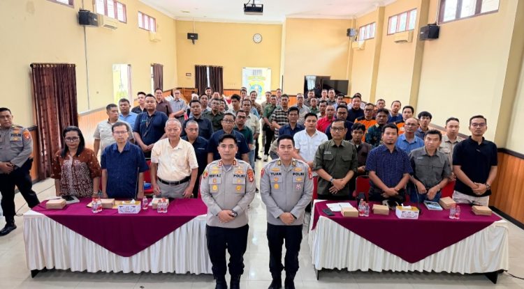 Kapolres Kotawaringin Timur (Kotim) pimpin rapat Koordinasi Rapat Kordinasi Bersama Usaha Perkebunan Kelapa Sawit di Kab Kotim Terkait Pencegahan Karhutla Dan Antisipasi Fenomena El Nino Godzilla,